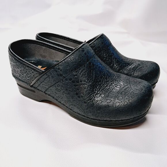 Dansko XP Clogs Professional Nurse Black Embossed Leather EU 37 / Women’s Size 6 - Picture 1 of 9
